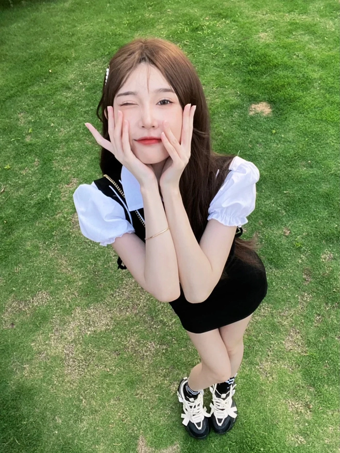 Ảnh gái xinh che mặt cute