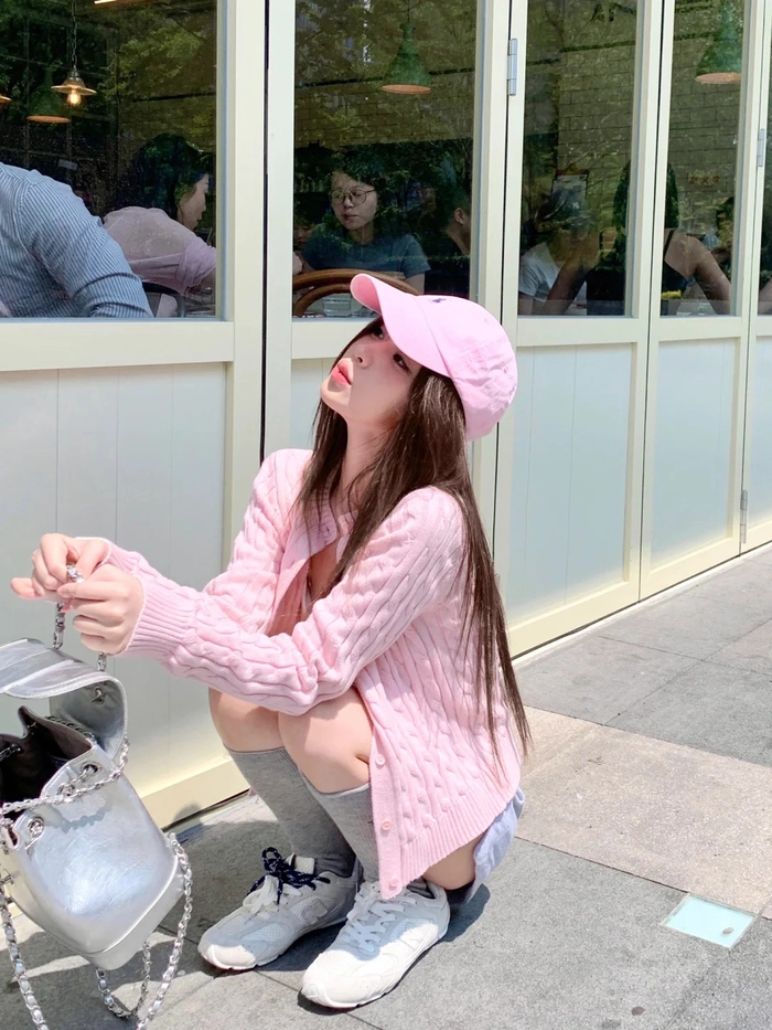Ảnh gái xinh mặc pinky cute