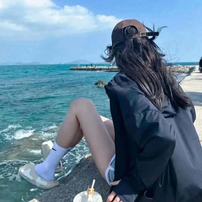 Avatar gái xinh ngầu đầy phá cách