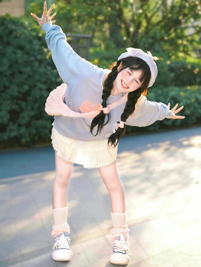 Gái Trung Quốc cute trong nắng