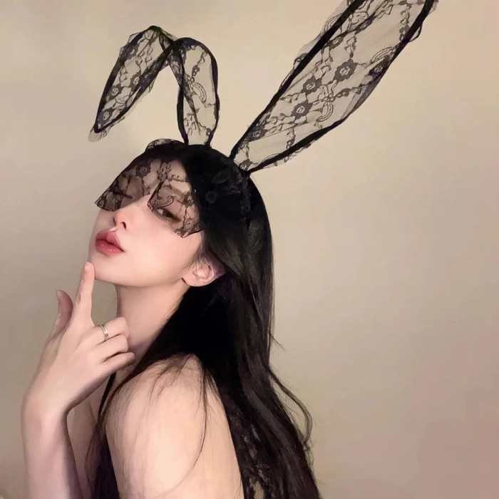 Gái Trung cosplay nàng thỏ đen sexy