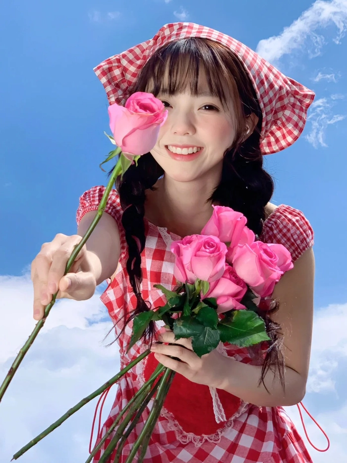 Hình ảnh gái xinh che mặt dễ thương