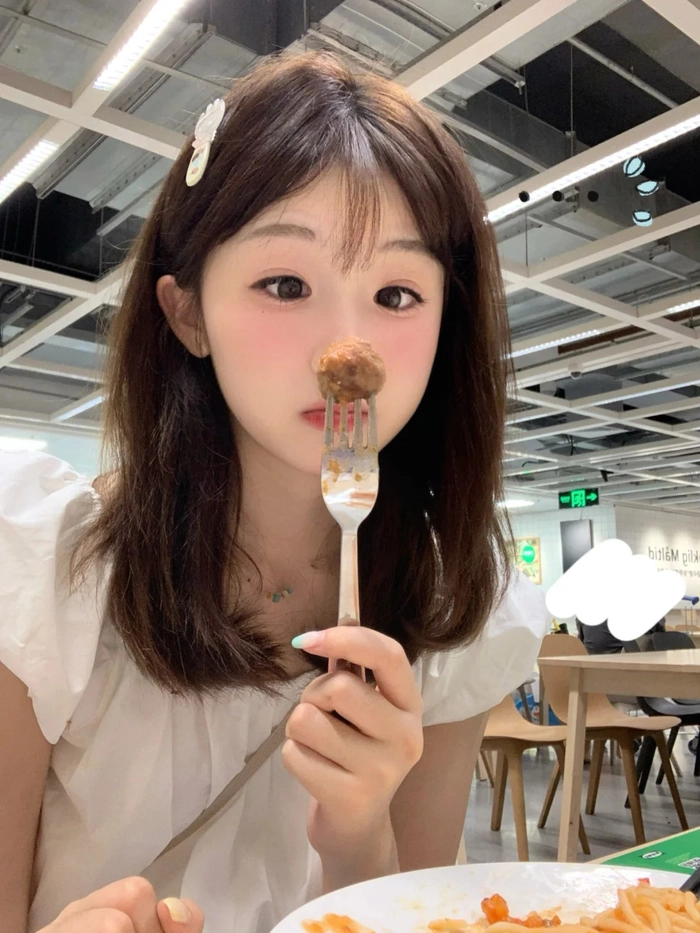 Hình ảnh gái xinh cute che mặt dễ thương