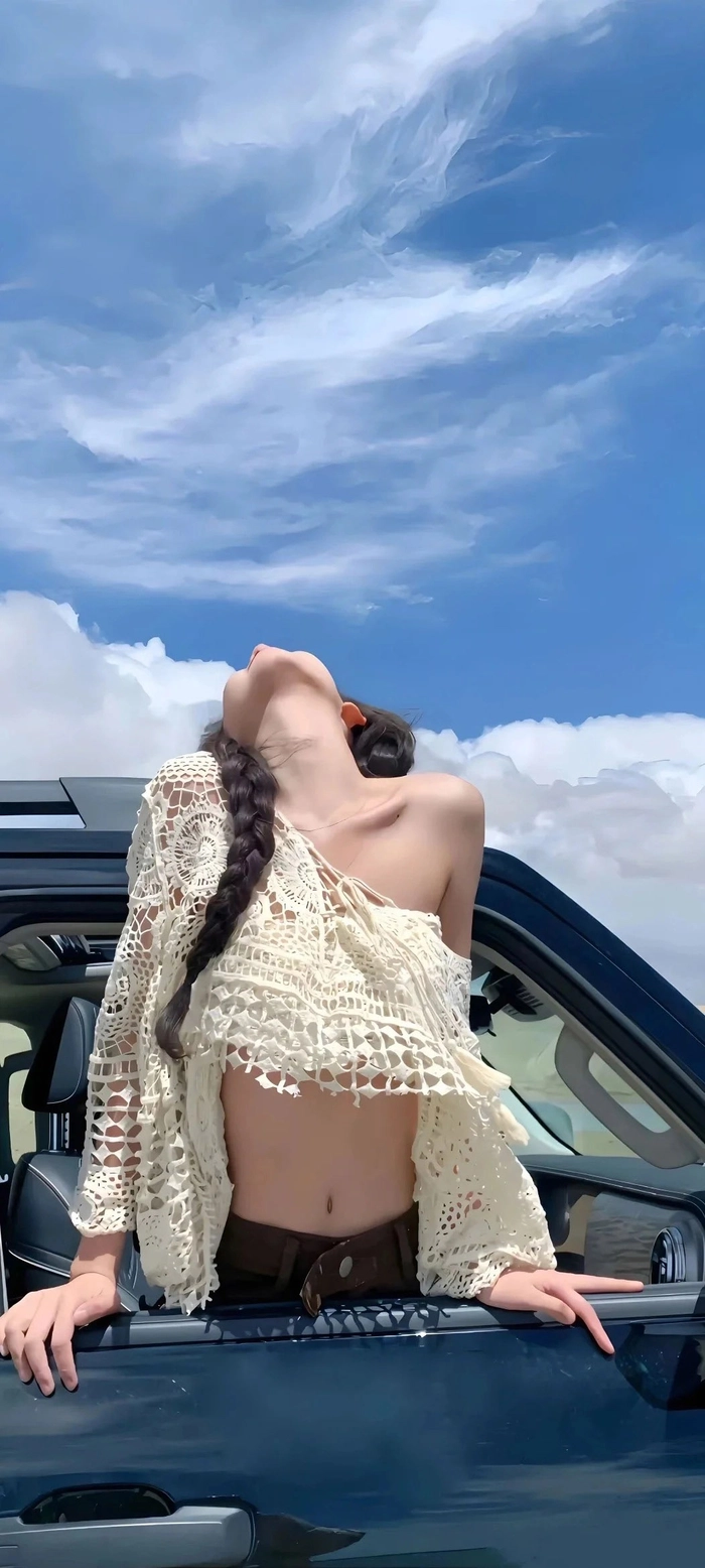 Hình ảnh gái xinh sexy phong cách hiện đại