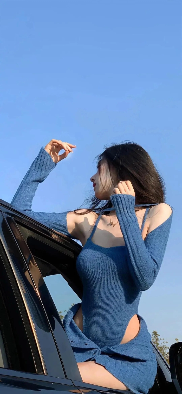 Hình ảnh gái xinh sexy với váy ôm sát