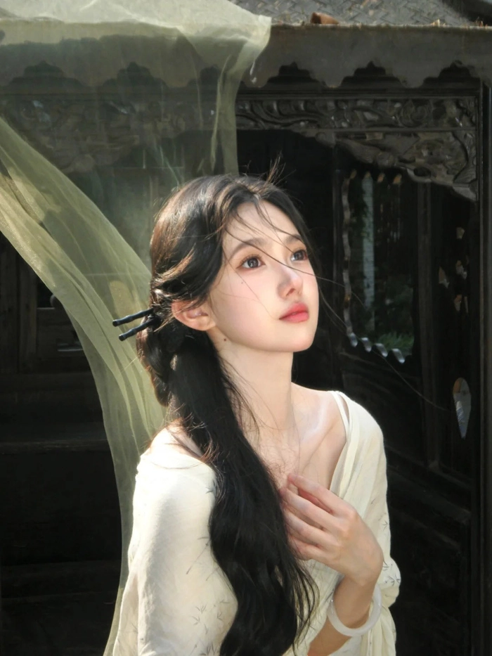 Mỹ nhân cổ trang Trung Quốc e ấp