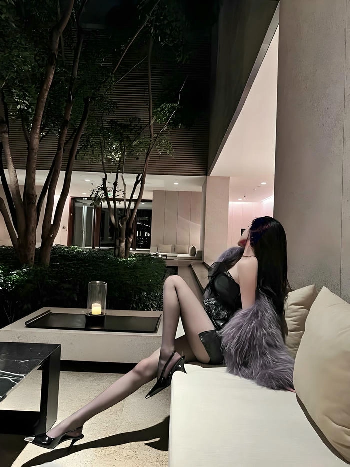ảnh cô gái xinh đẹp có đôi chân dài