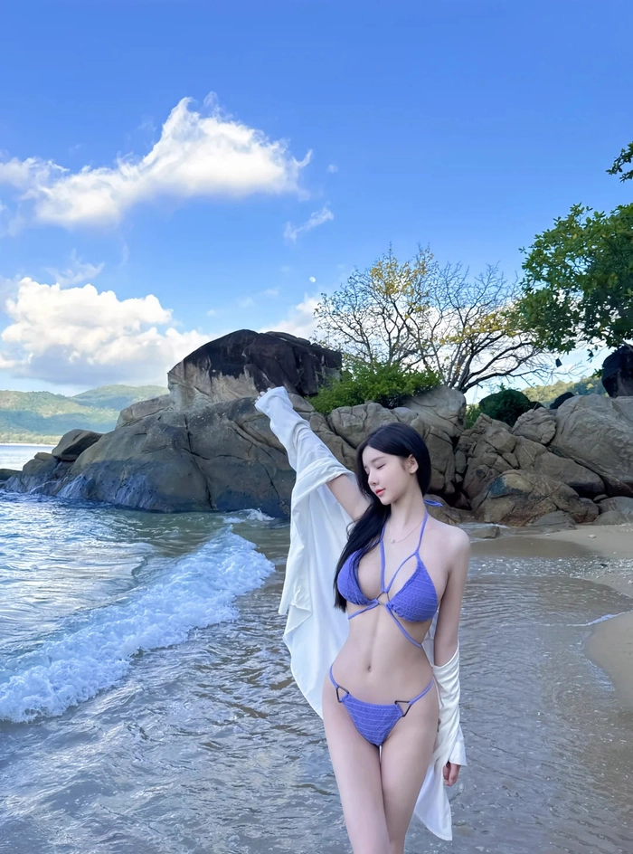 Ảnh bikini gái xinh Việt Nam đi biển