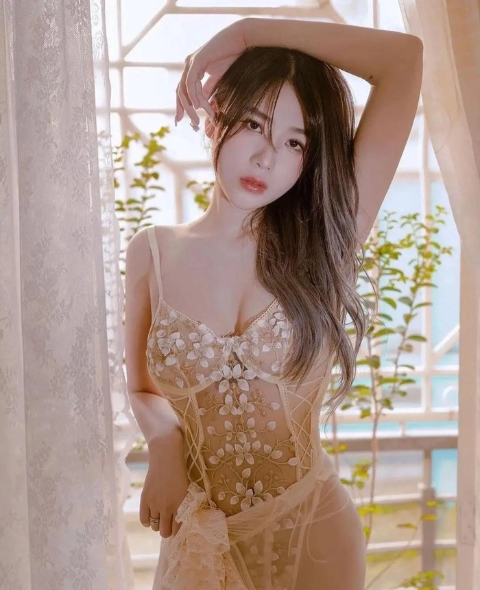 Ảnh gái body suit quyến rũ