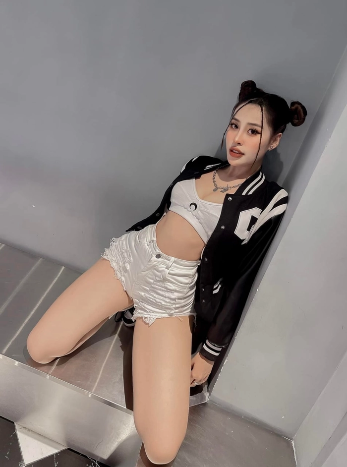 Ảnh gái đẹp mặc quần ngắn