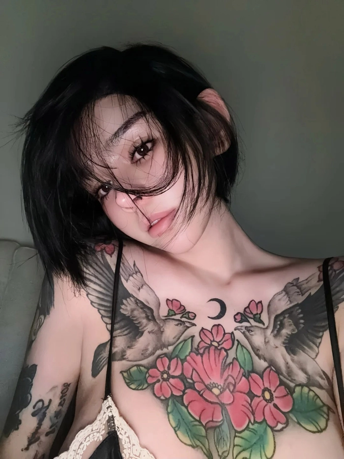 Ảnh gái xăm hình chất chơi