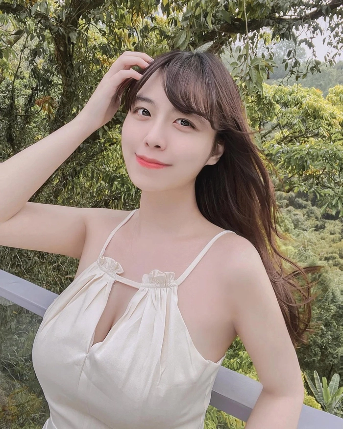 Ảnh gái xinh Nhật Bản ngoài trời