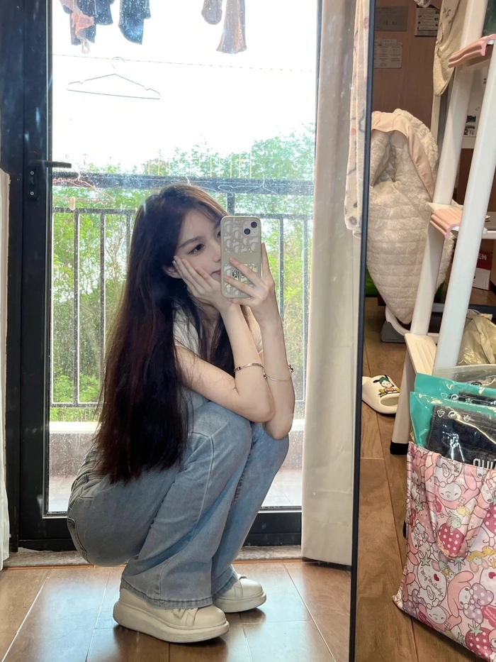 Ảnh gái xinh cấp 3 che mặt