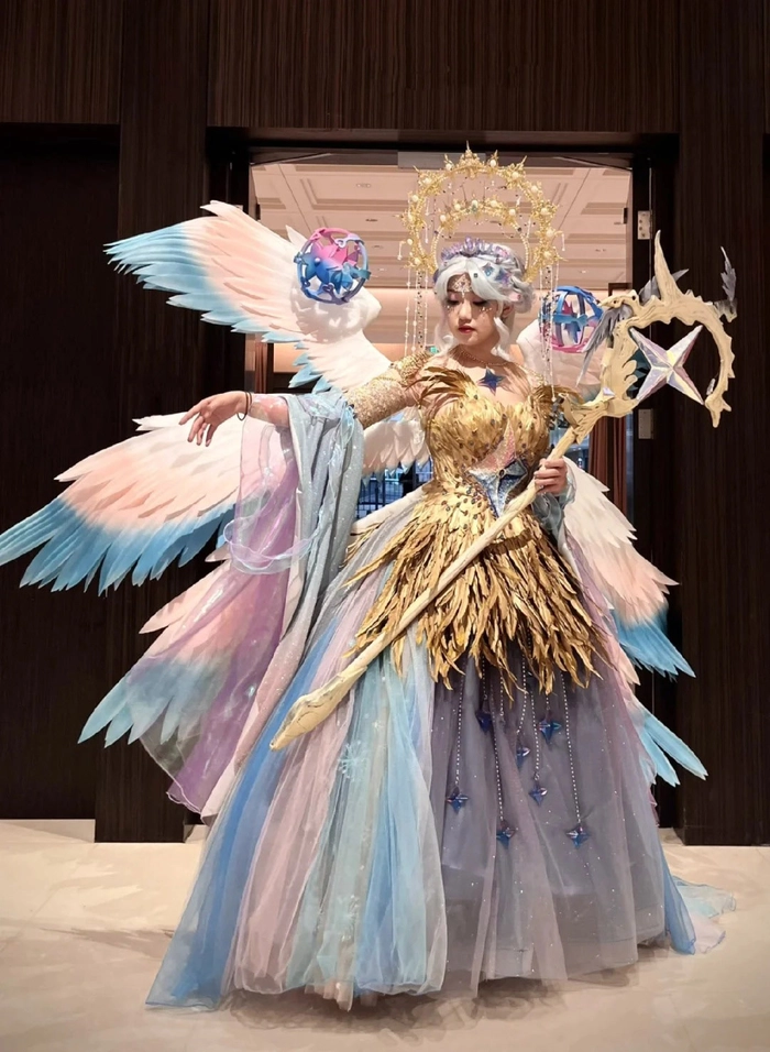 Ảnh gái xinh cosplay Genshin trong studio