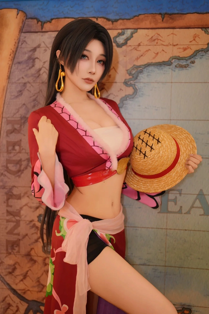 Ảnh gái xinh cosplay One Piece