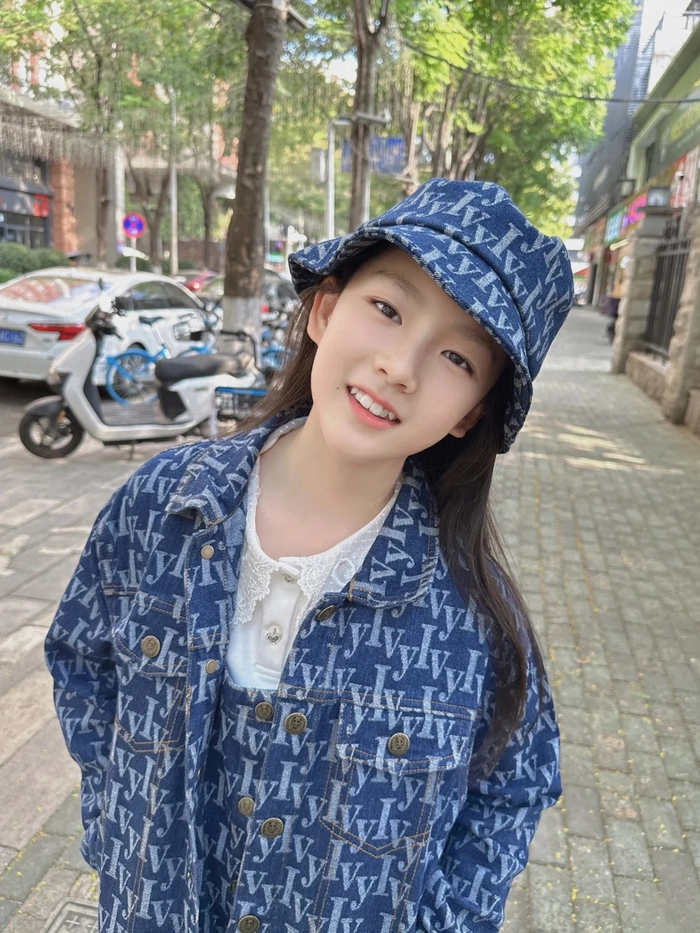 Ảnh gái xinh học cấp 2