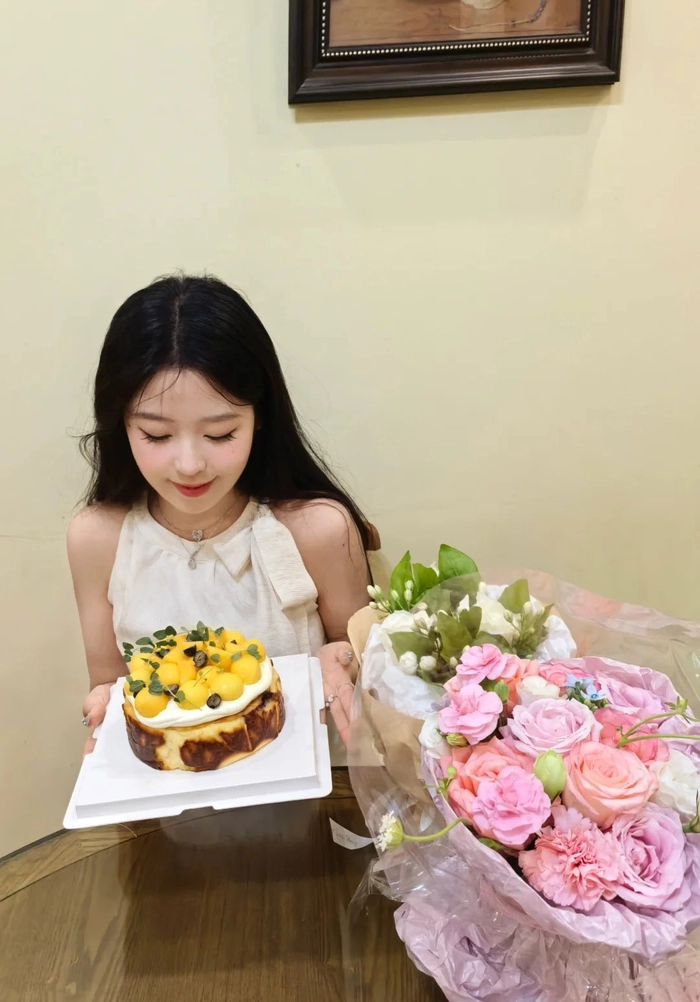 Ảnh gái xinh học cấp 3 đón sinh nhật
