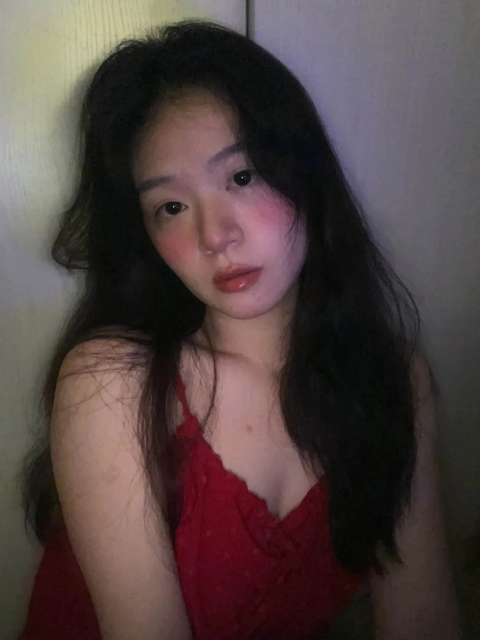 Ảnh gái xinh say nhẹ đáng yêu