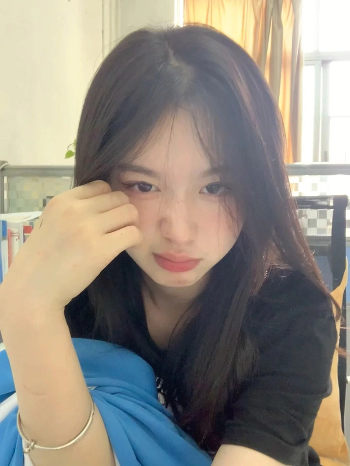 Ảnh girl 2008 xinh như hot TikTok