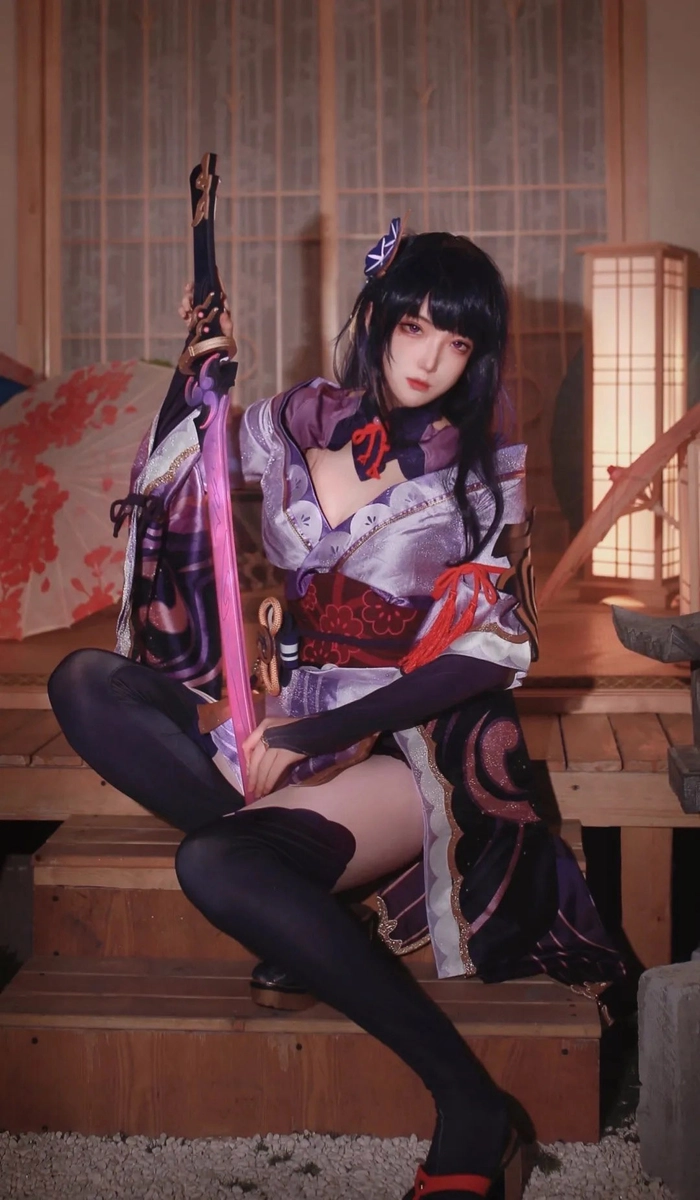 Cosplay Genshin bởi gái xinh cực lôi cuốn