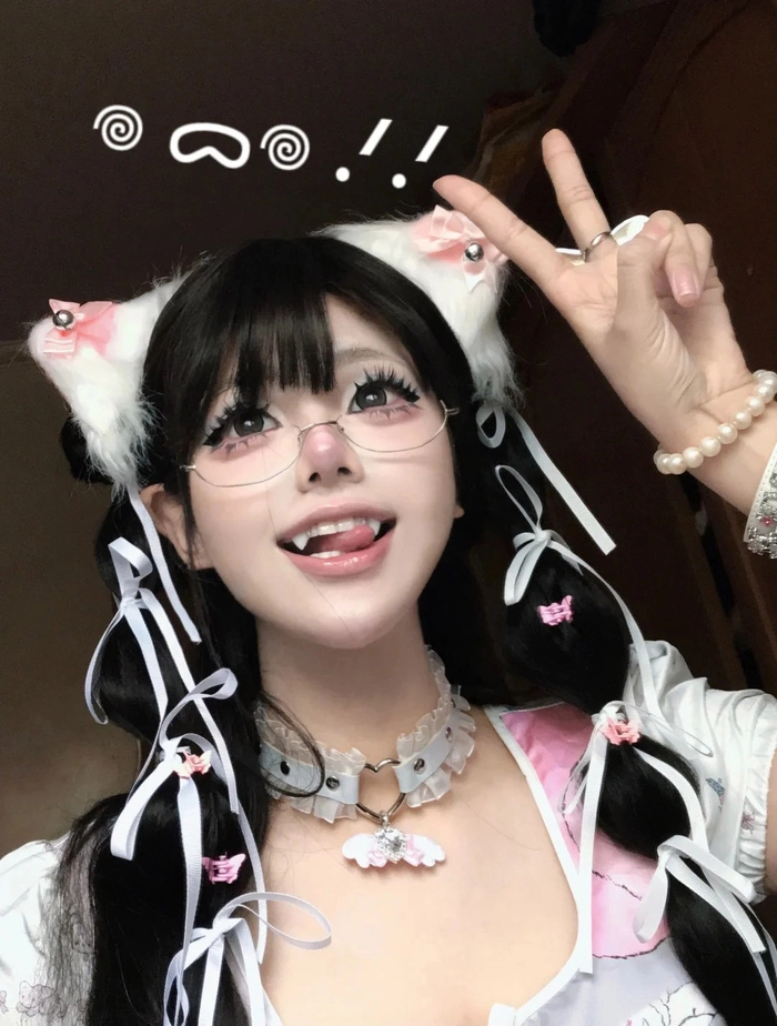 Cosplay con mèo bởi gái xinh Trung Quốc
