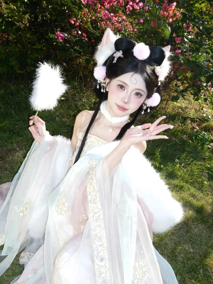 Cosplay hồ ly tinh tạo hình cổ trang