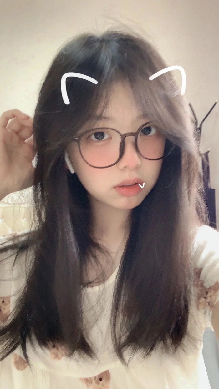 Gái cấp 2 cute dễ thương