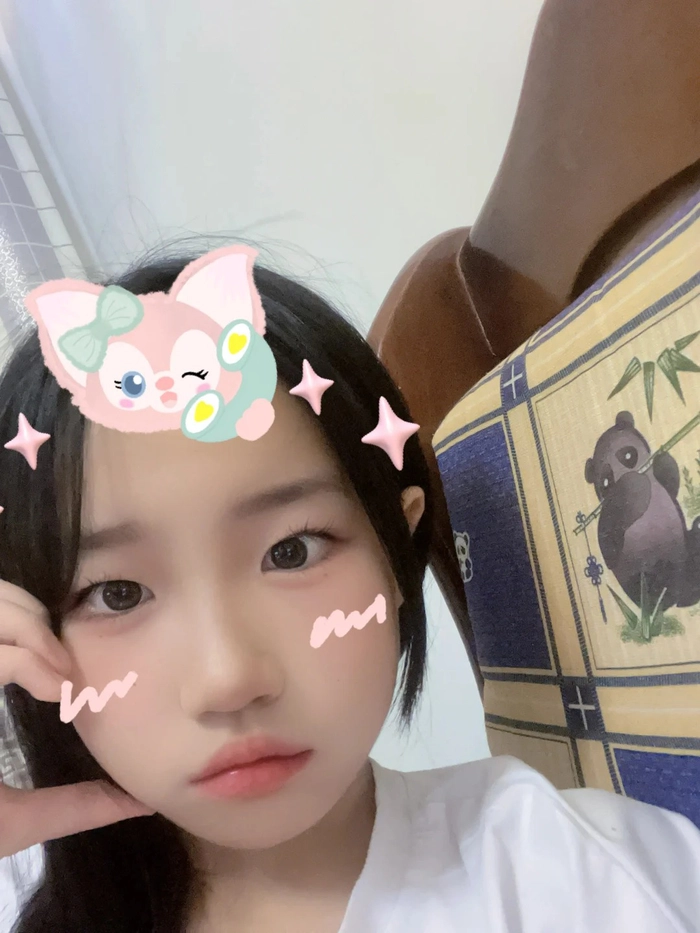 Gái học sinh cấp 2 cute