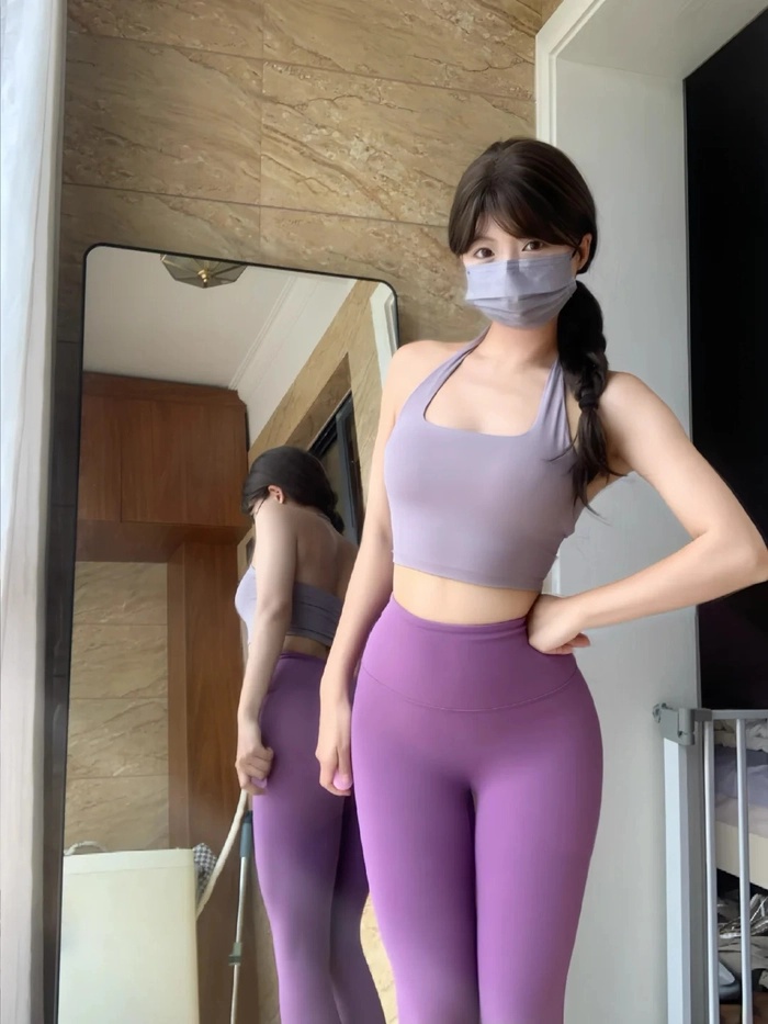 Gái mặc quần legging sexy