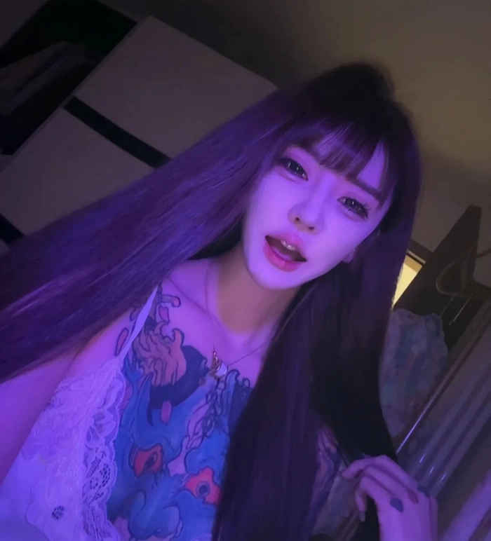 Gái xăm kín người sexy