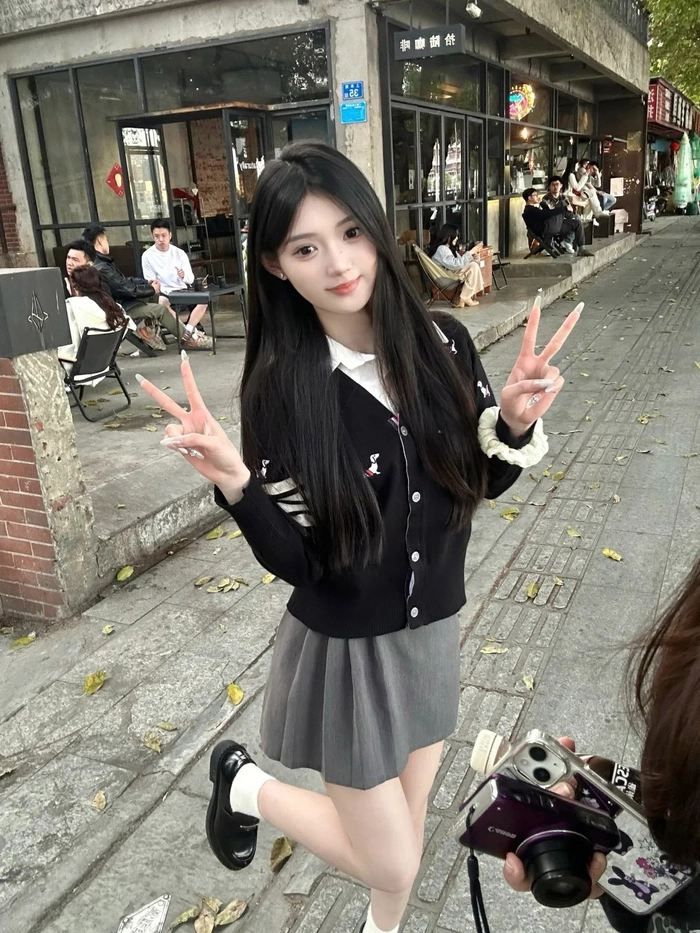 Gái xinh 2k8 dễ thương