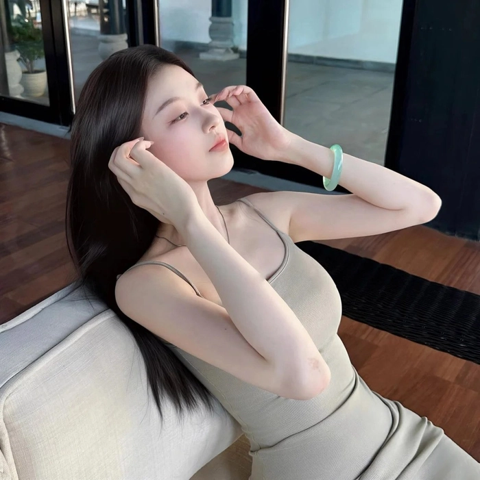 Gái xinh Douyin tạo dáng gợi cảm