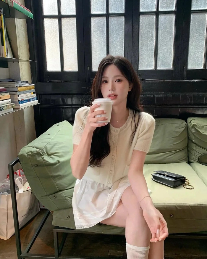 Gái xinh Hàn Quốc mặc đồng phục