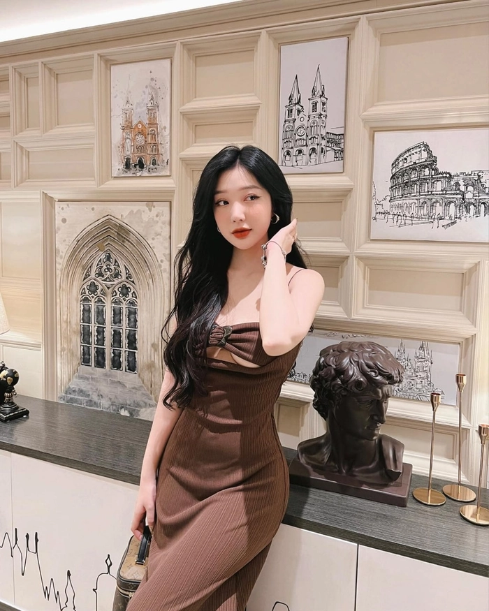 Gái xinh Việt Nam mặc váy sexy
