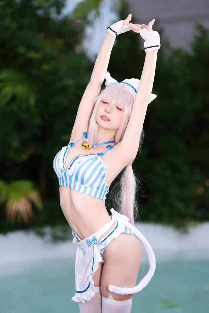 Gái xinh bikini sexy đeo tai mèo