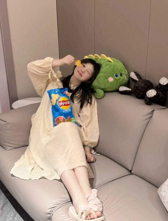Gái xinh cấp 3 cười tươi