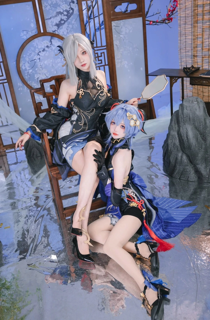 Gái xinh cosplay Genshin gợi cảm