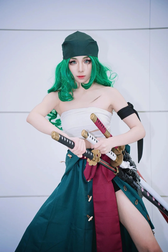 Gái xinh cosplay One Piece bốc lửa