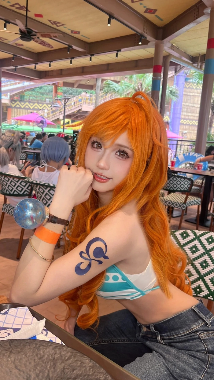Gái xinh cosplay One Piece