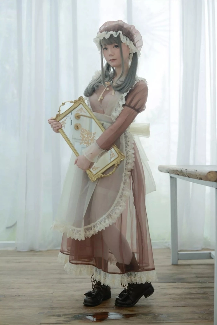 Gái xinh cosplay hầu gái Nhật Bản