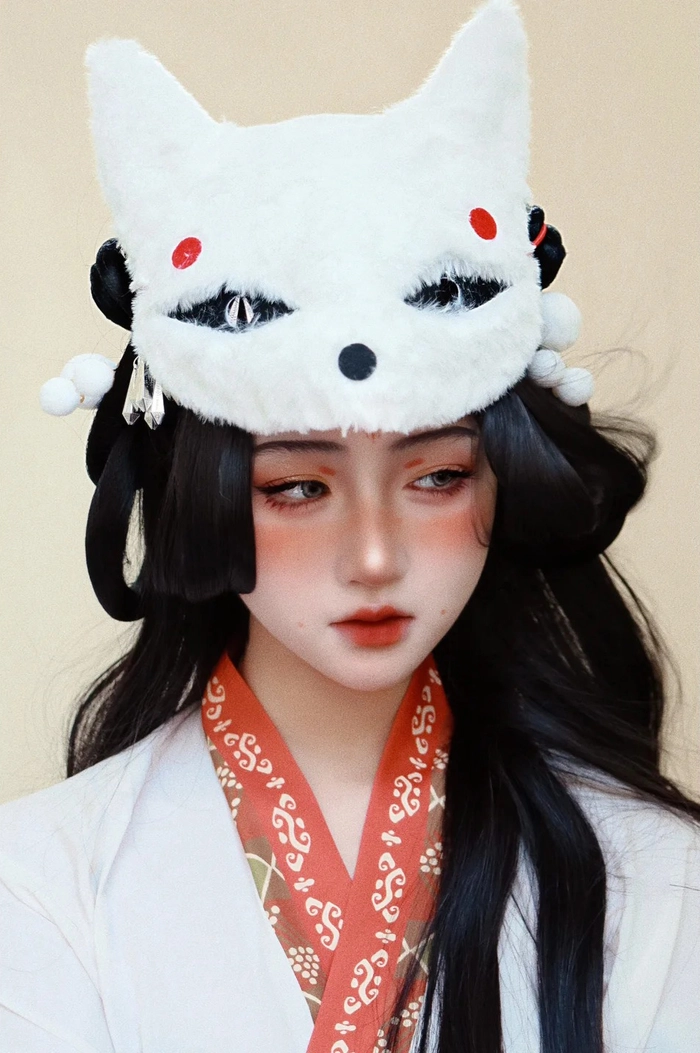 Gái xinh cosplay hồ ly tạo dáng thần thái