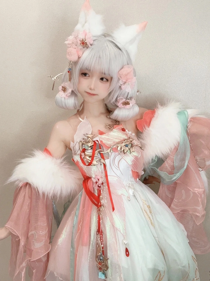 Gái xinh cosplay hồ ly tinh bốc lửa