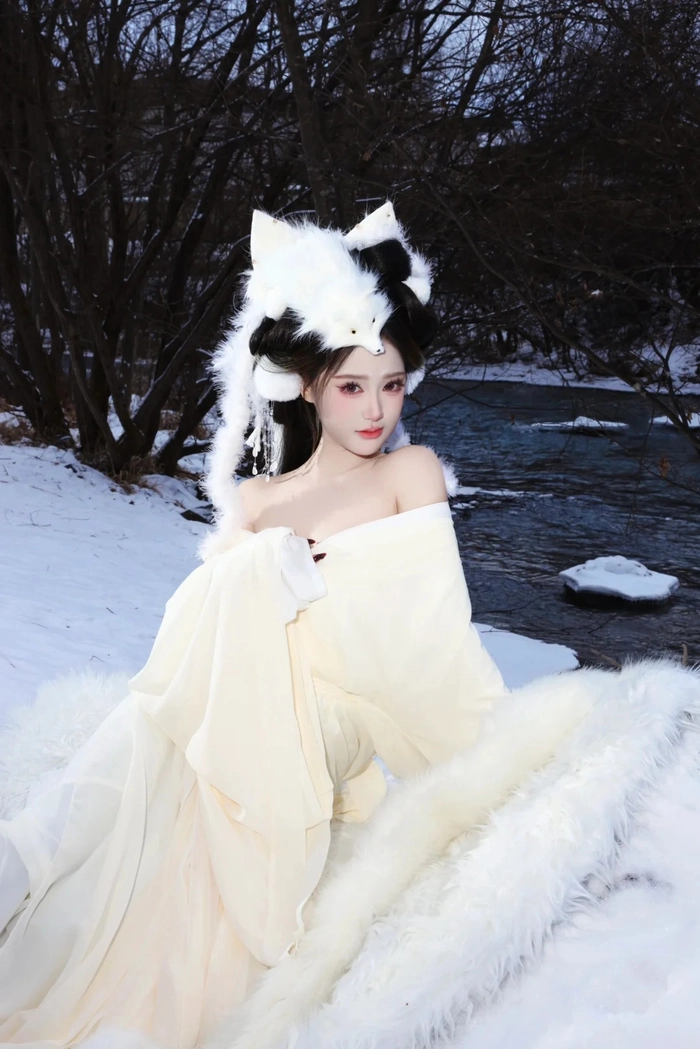 Gái xinh cosplay hồ ly