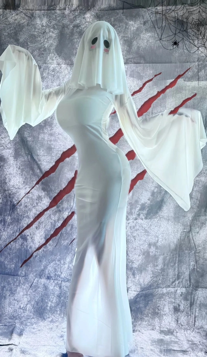 Gái xinh cosplay ma áo trắng sexy quyến rũ