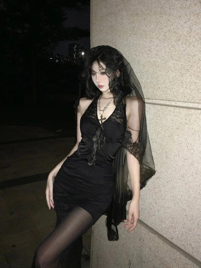 Gái xinh cosplay ma với hiệu ứng kinh dị