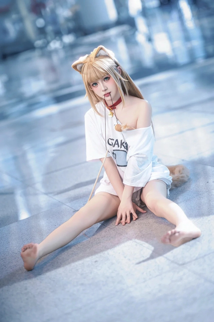 Gái xinh cosplay mèo đeo tai giả siêu yêu