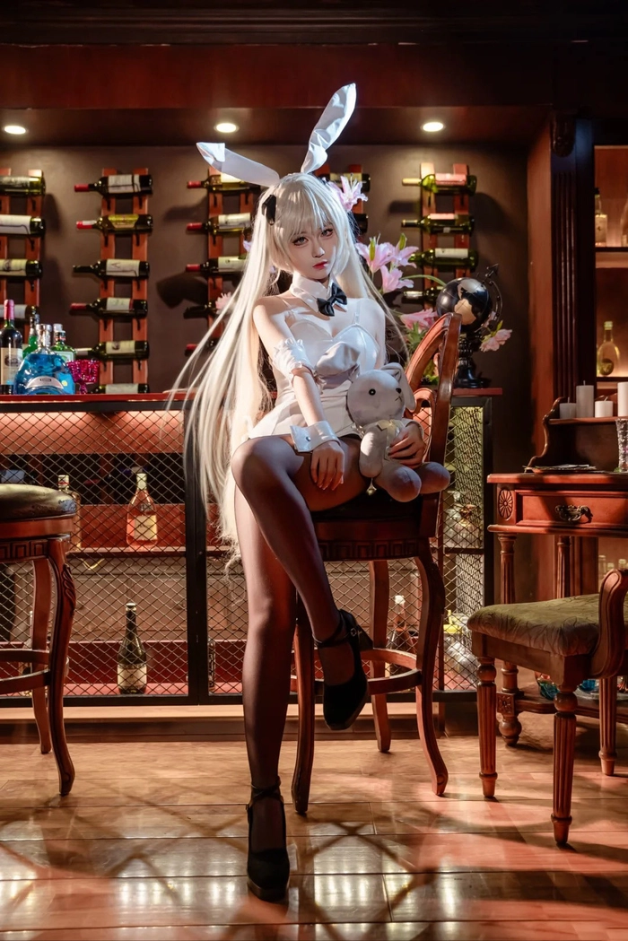 Gái xinh cosplay nàng thỏ mặc đồ xuyên thấu