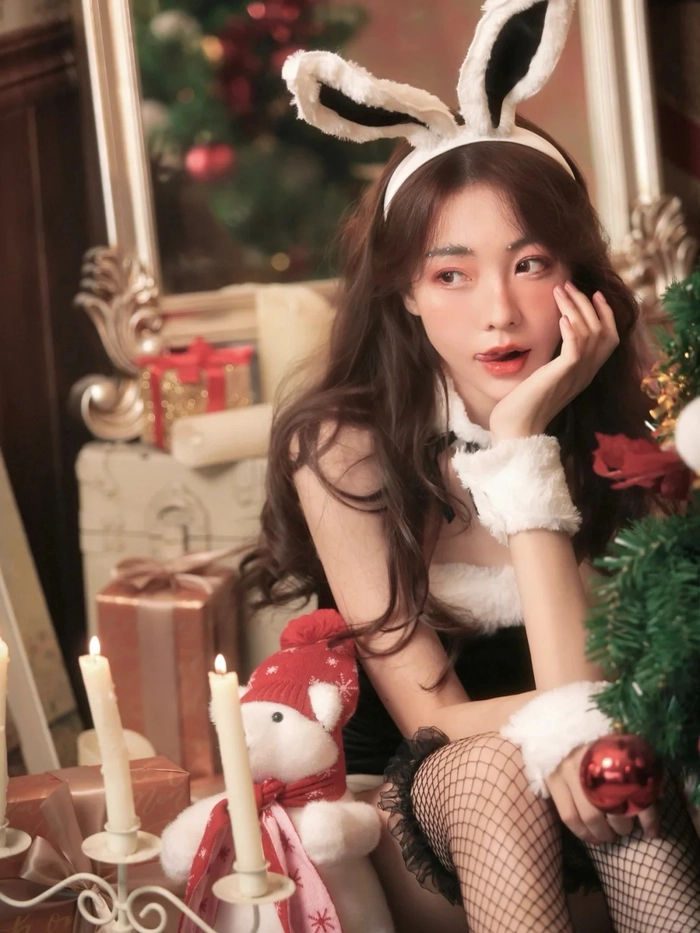Gái xinh cosplay thỏ diện bodysuit đen
