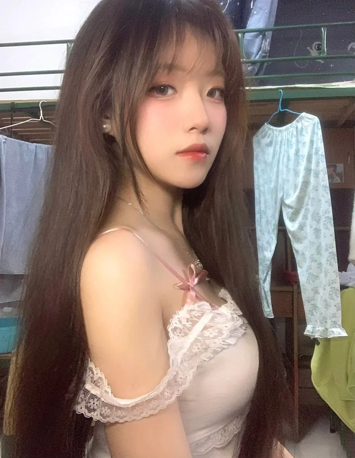 Gái xinh đại học quyến rũ