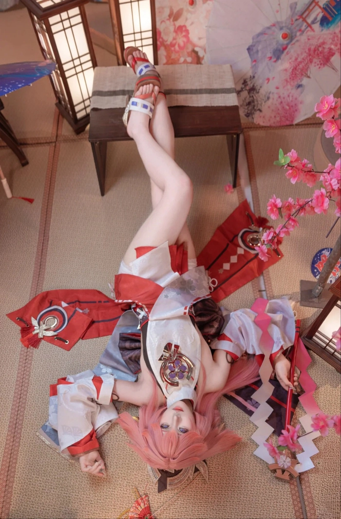 Gái xinh hóa cosplay Genshin phong cách Nhật Bản